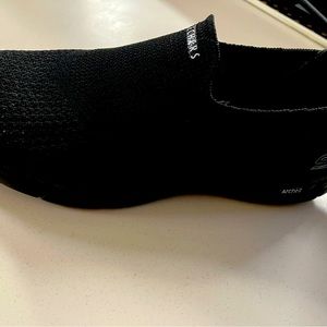 Sketchers air cooled, arch fit women’s sneakers size 11. PAID $85